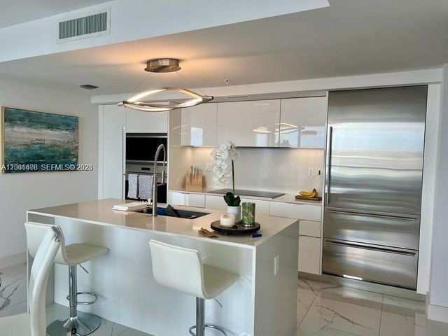 9521 E Bay Harbor Dr 801, Bay Harbor Islands, FL 33154