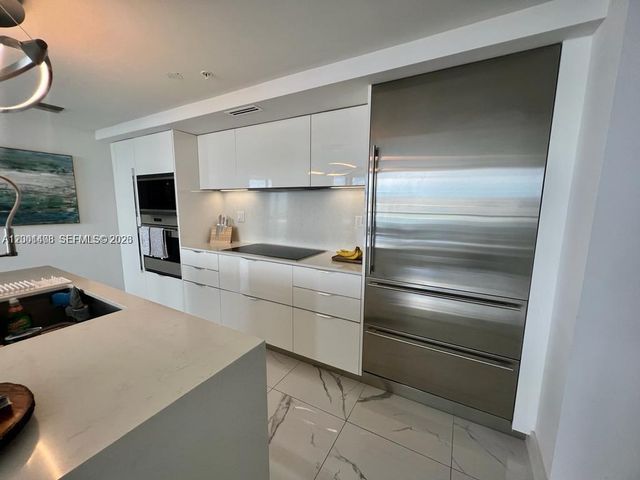 9521 E Bay Harbor Dr 801, Bay Harbor Islands, FL 33154