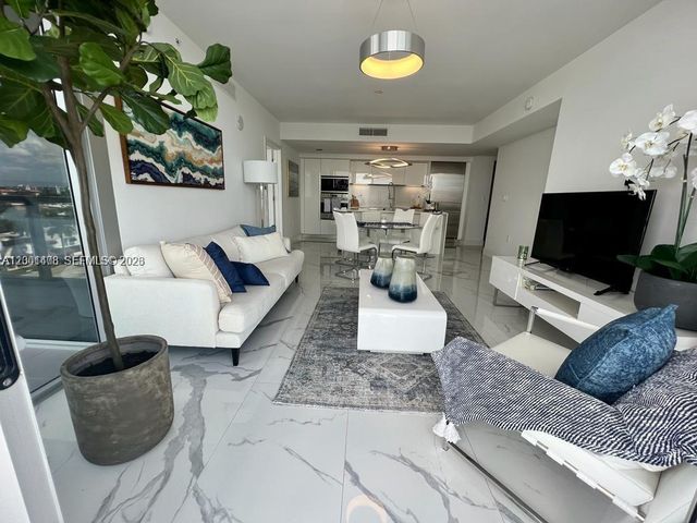 9521 E Bay Harbor Dr 801, Bay Harbor Islands, FL 33154