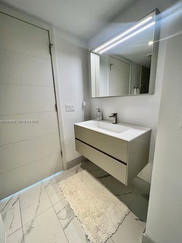 9521 E Bay Harbor Dr 801, Bay Harbor Islands, FL 33154