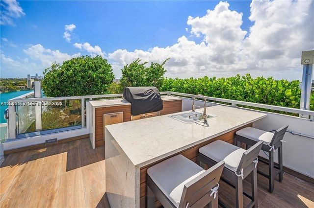 9521 E Bay Harbor Dr 801, Bay Harbor Islands, FL 33154