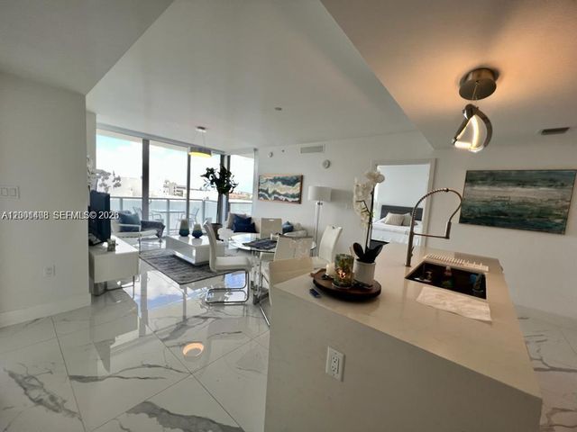 9521 E Bay Harbor Dr 801, Bay Harbor Islands, FL 33154