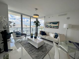 9521 E Bay Harbor Dr 801, Bay Harbor Islands, FL 33154