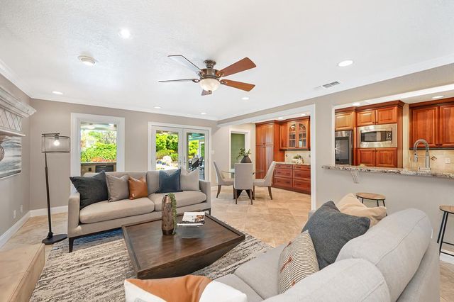 9317 Dovewood Ct, Orangevale, CA 95662