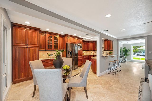 9317 Dovewood Ct, Orangevale, CA 95662