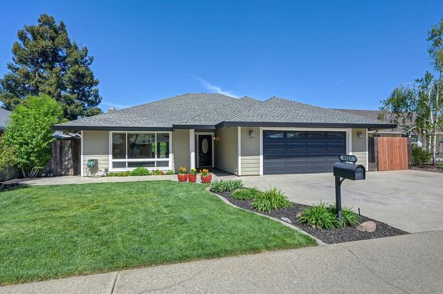 9317 Dovewood Ct, Orangevale, CA 95662