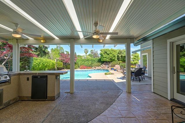 9317 Dovewood Ct, Orangevale, CA 95662