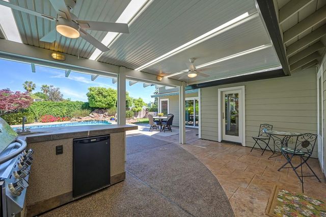 9317 Dovewood Ct, Orangevale, CA 95662