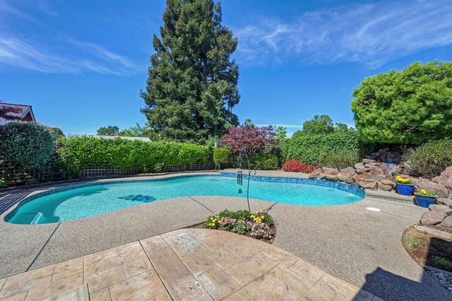 9317 Dovewood Ct, Orangevale, CA 95662