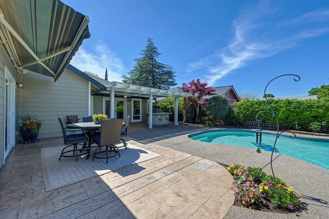 9317 Dovewood Ct, Orangevale, CA 95662