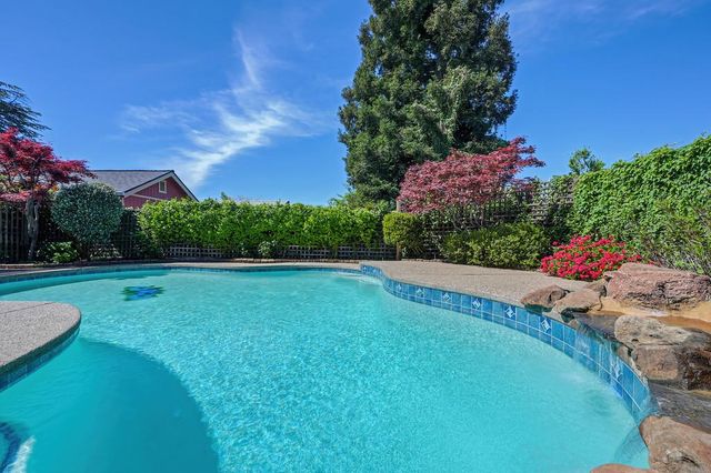 9317 Dovewood Ct, Orangevale, CA 95662