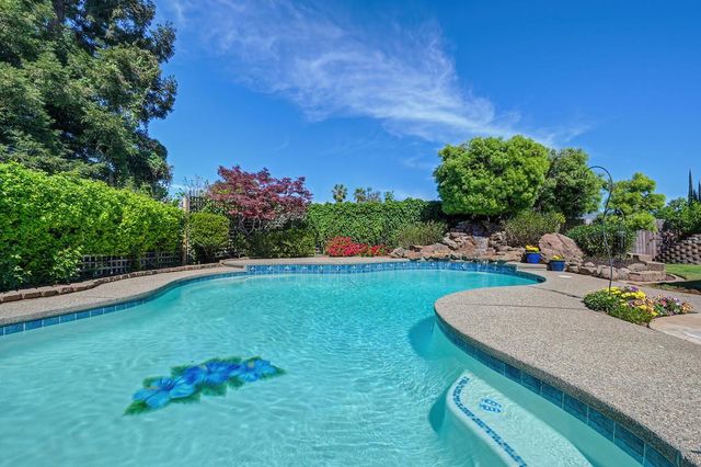 9317 Dovewood Ct, Orangevale, CA 95662