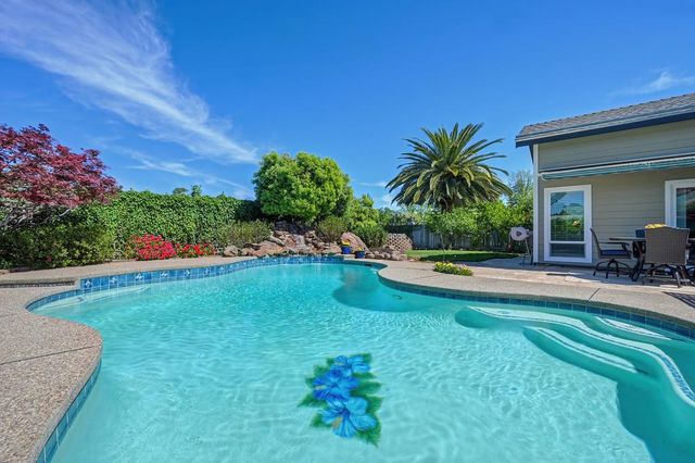 9317 Dovewood Ct, Orangevale, CA 95662