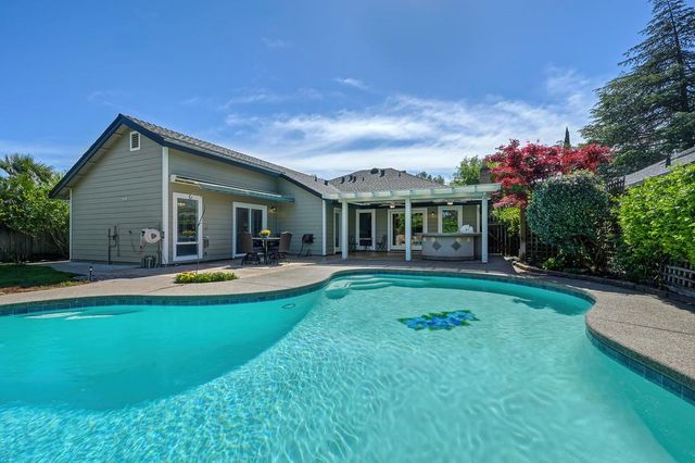 9317 Dovewood Ct, Orangevale, CA 95662