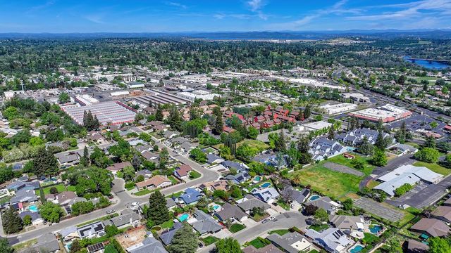 9317 Dovewood Ct, Orangevale, CA 95662