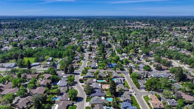 9317 Dovewood Ct, Orangevale, CA 95662