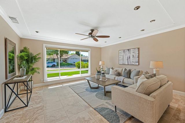 9317 Dovewood Ct, Orangevale, CA 95662