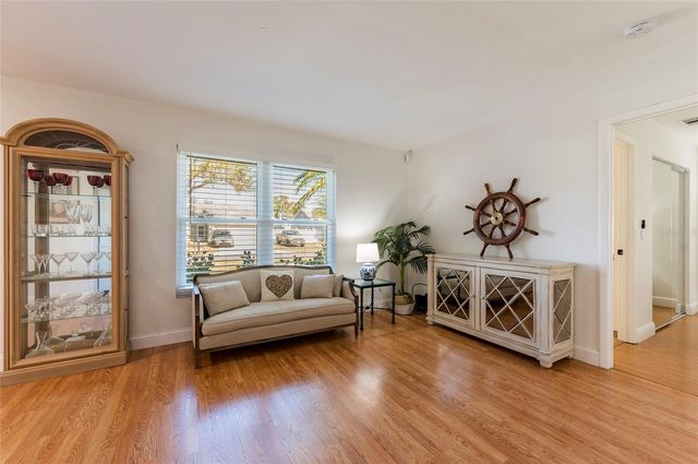 8194 124TH TERRACE, Largo, FL 33773