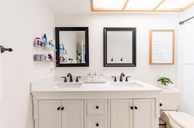 8194 124TH TERRACE, Largo, FL 33773