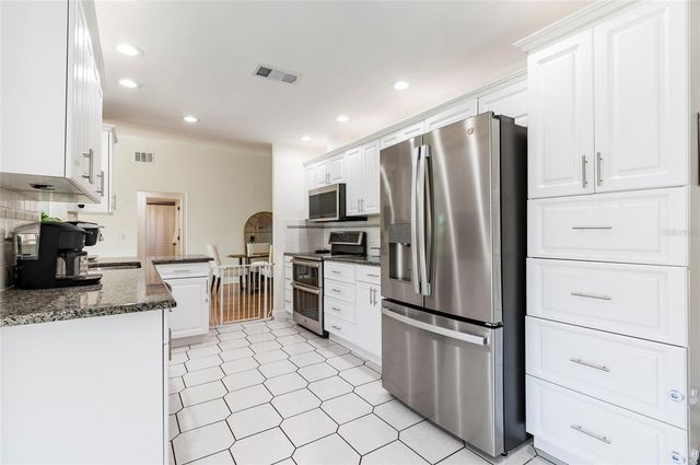 8194 124TH TERRACE, Largo, FL 33773