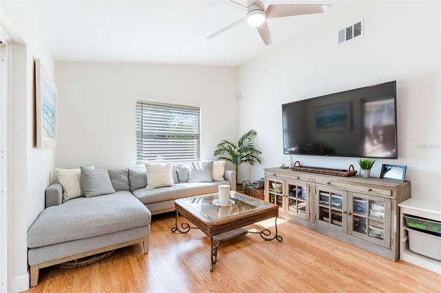 8194 124TH TERRACE, Largo, FL 33773