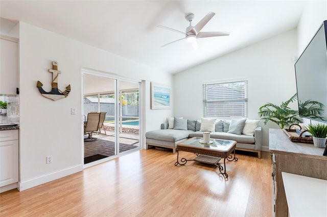 8194 124TH TERRACE, Largo, FL 33773