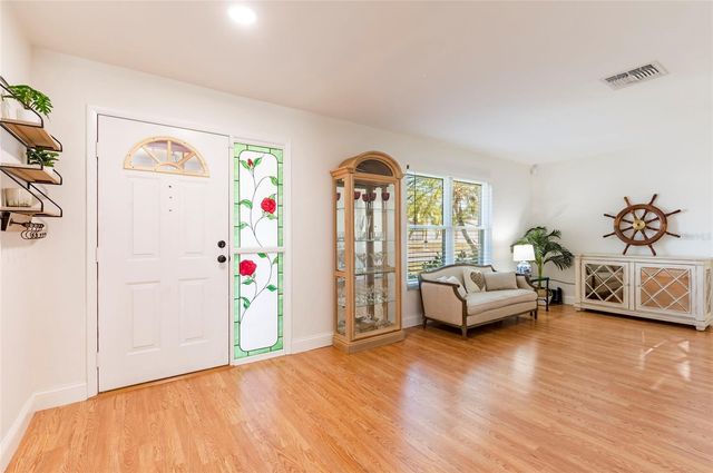 8194 124TH TERRACE, Largo, FL 33773