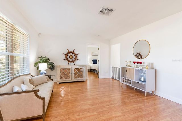 8194 124TH TERRACE, Largo, FL 33773