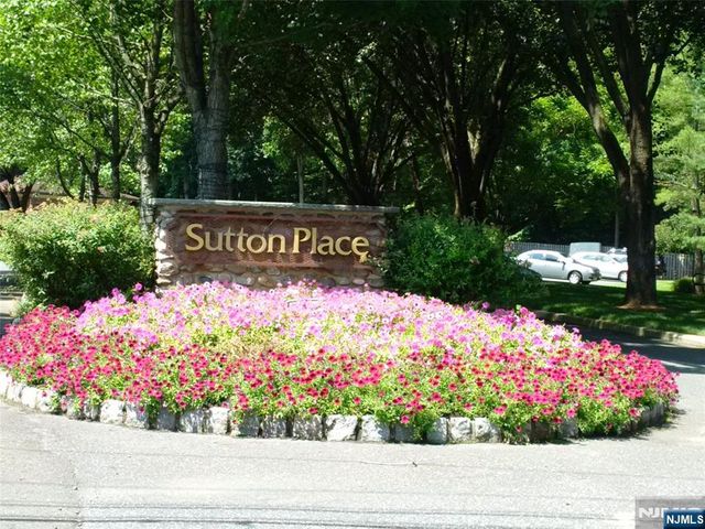 352 Sutton Place 352, Norwood, NJ 07648