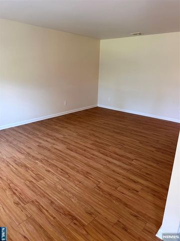 352 Sutton Place 352, Norwood, NJ 07648