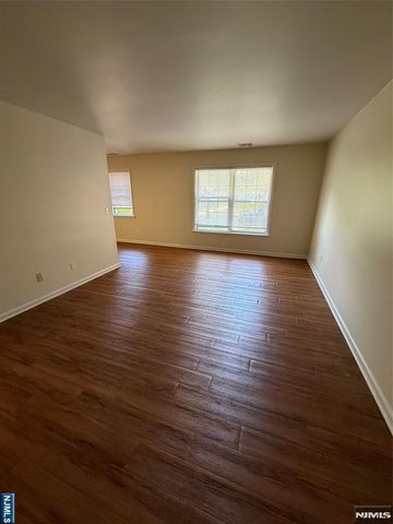 352 Sutton Place 352, Norwood, NJ 07648