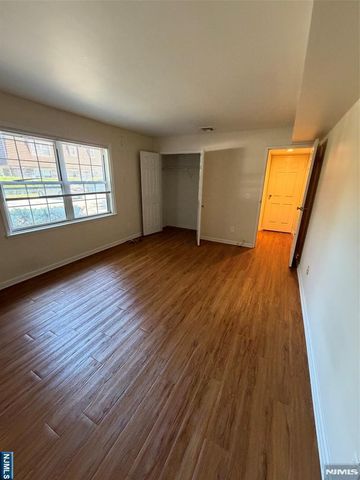 352 Sutton Place 352, Norwood, NJ 07648