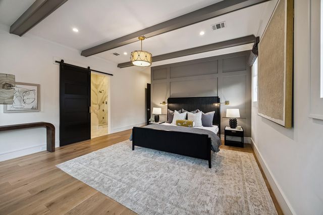 217 W 10th Street, Houston, TX 77008