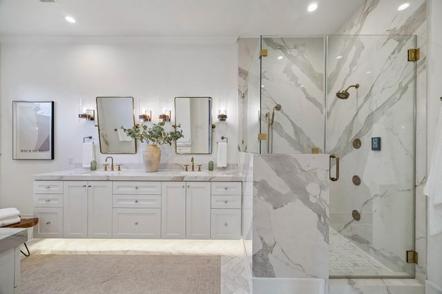 217 W 10th Street, Houston, TX 77008