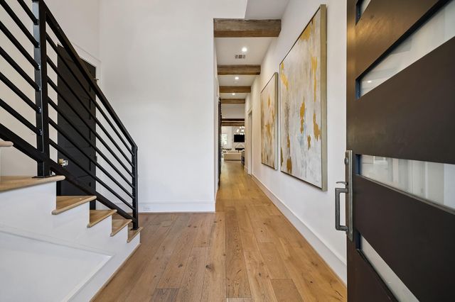 217 W 10th Street, Houston, TX 77008