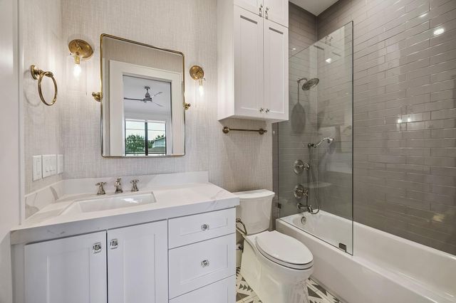 217 W 10th Street, Houston, TX 77008