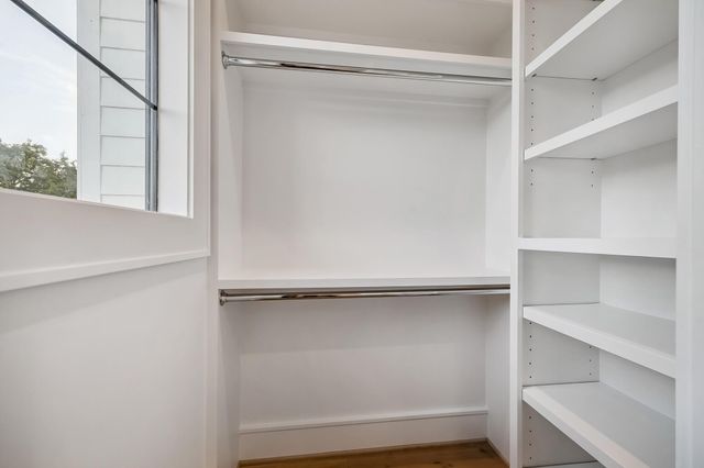 217 W 10th Street, Houston, TX 77008