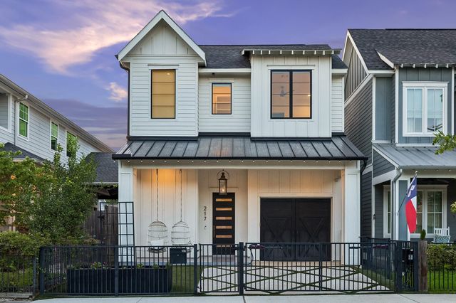 217 W 10th Street, Houston, TX 77008