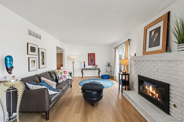 1554 Charlemont Drive, Chesterfield, MO 63017