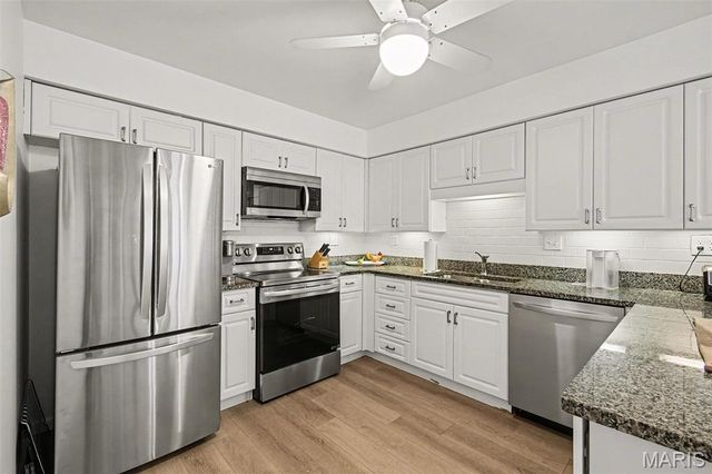 1554 Charlemont Drive, Chesterfield, MO 63017