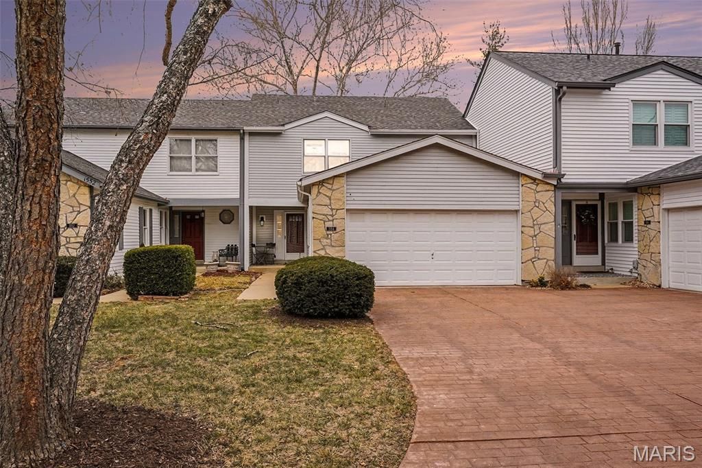 1554 Charlemont Drive, Chesterfield, MO 63017