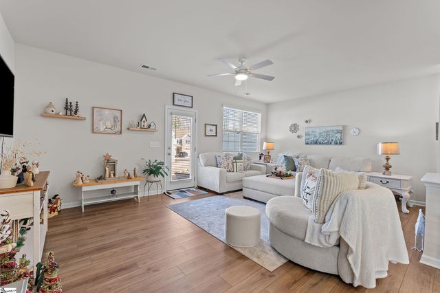 6 Loebner Lane, Simpsonville, SC 29680