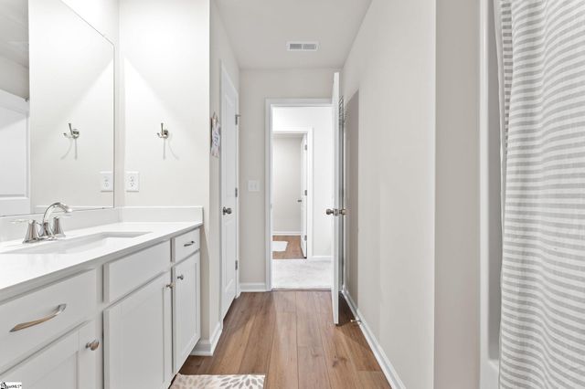 6 Loebner Lane, Simpsonville, SC 29680