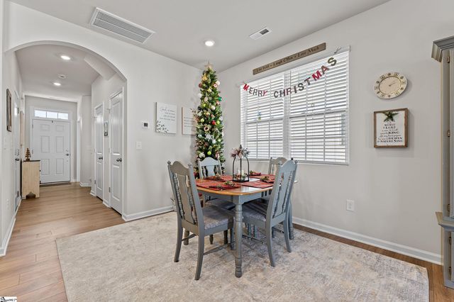 6 Loebner Lane, Simpsonville, SC 29680