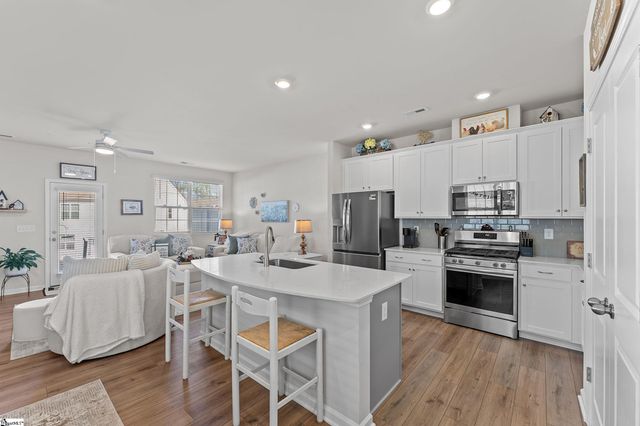 6 Loebner Lane, Simpsonville, SC 29680