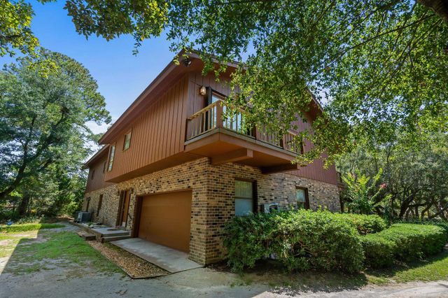 302 8th Ave. N, North Myrtle Beach, SC 29582