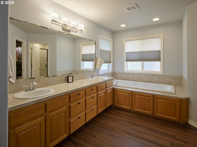 3715 Ne 100TH Cir, Vancouver, WA 98686