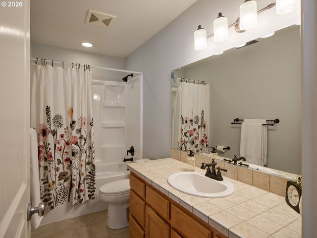 3715 Ne 100TH Cir, Vancouver, WA 98686