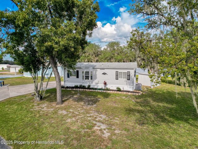 9440 Cougar Drive, Weeki Wachee, FL 34613