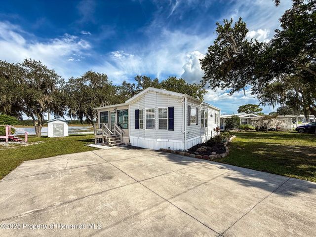 9440 Cougar Drive, Weeki Wachee, FL 34613